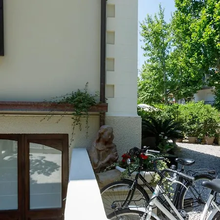 8, Emma קאטוליקה