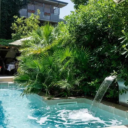 Villa 8, Emma