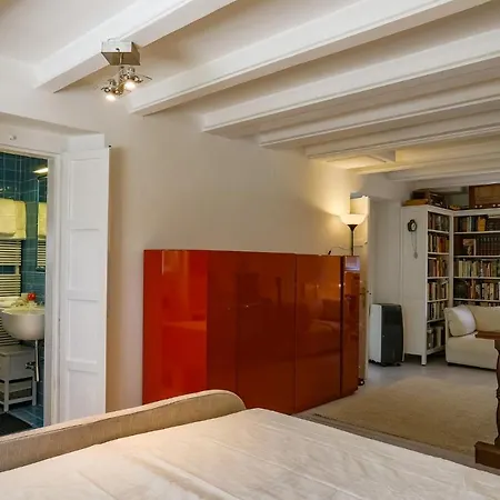 8, Emma וילה קאטוליקה