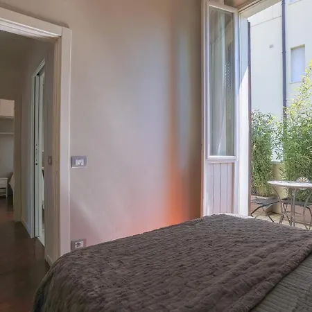 וילה 8, Emma קאטוליקה