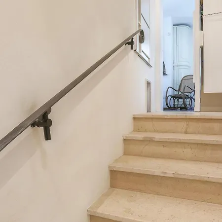 8, Emma Villa Cattolica