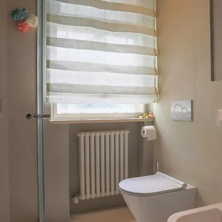 Villa 8, Emma Cattolica