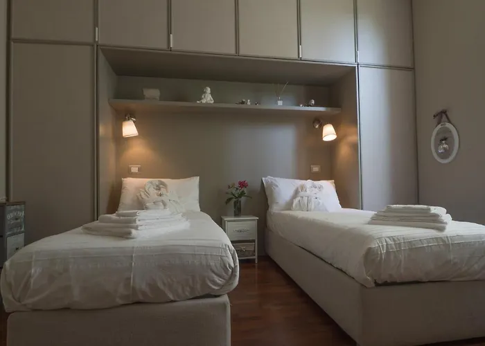 Вилла 8, Emma *