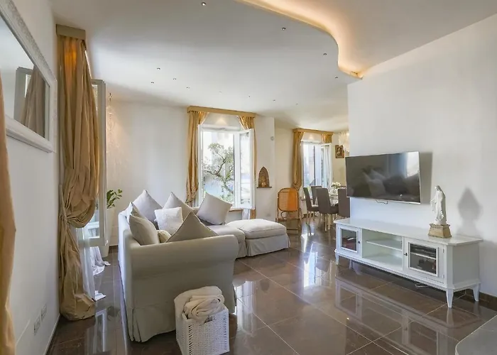 8, Emma Villa Cattolica